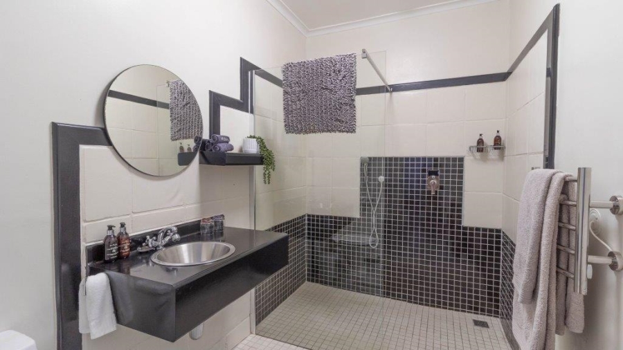 7 Bedroom Property for Sale in Westcliff Western Cape